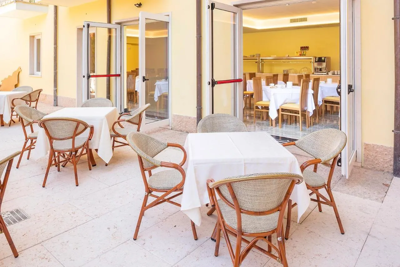 Hotel Centrale Garda