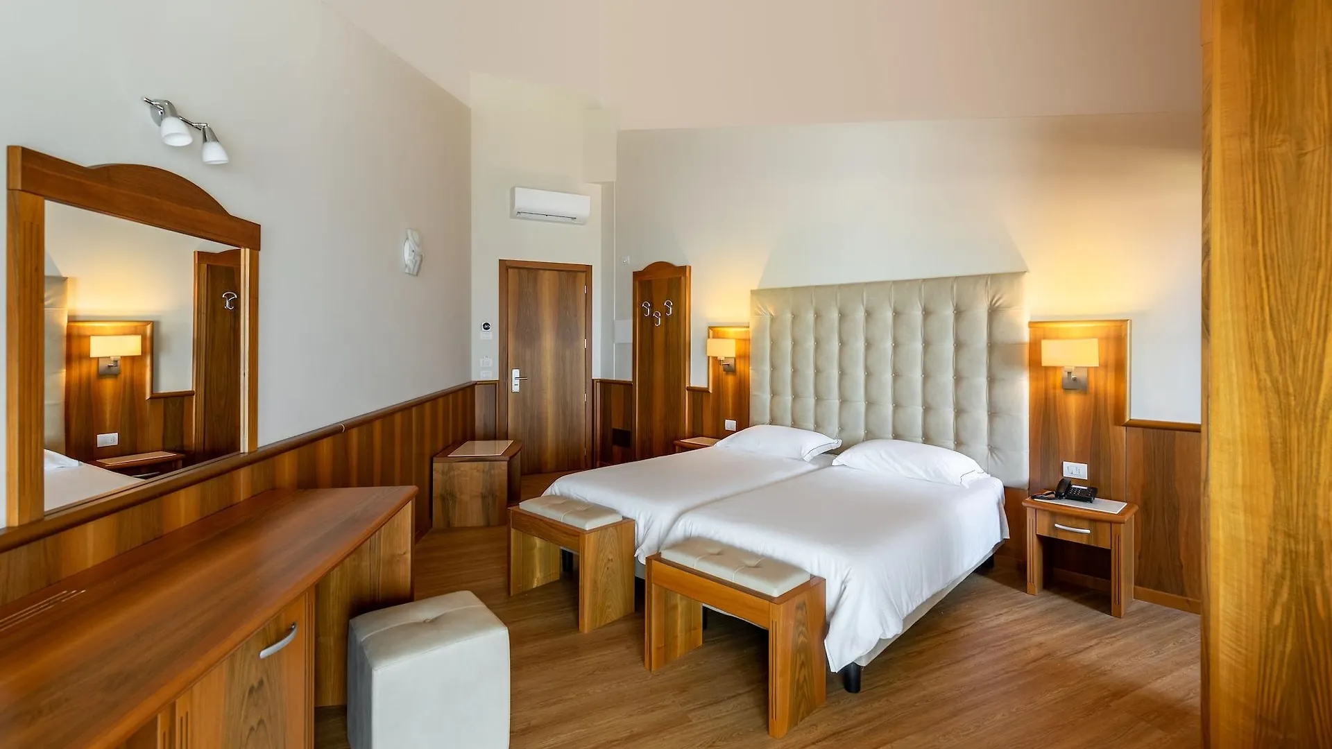 ****  Hotel Centrale Garda  Italy