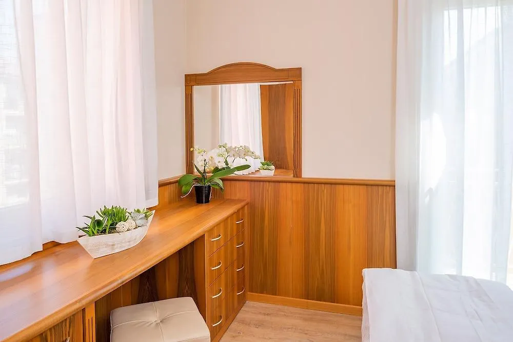 ****  Hotel Centrale Garda  Italy