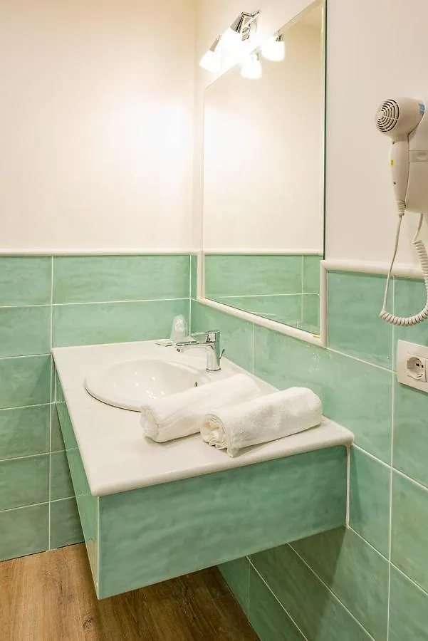 ****  Hotel Centrale Garda  Italy