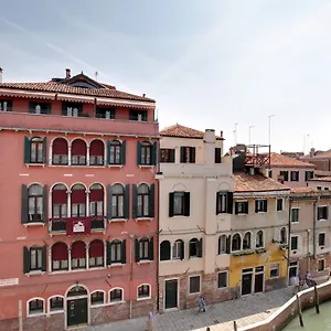 Palazzo Schiavoni Residenza D'epoca & Suite-apartments 3*, Benátky Itálie