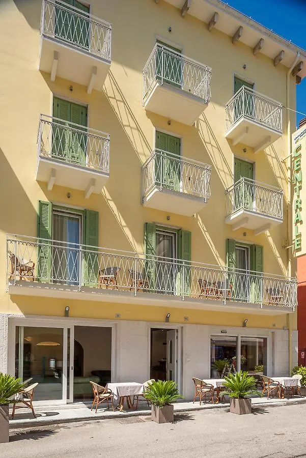 Hotel Centrale Garda