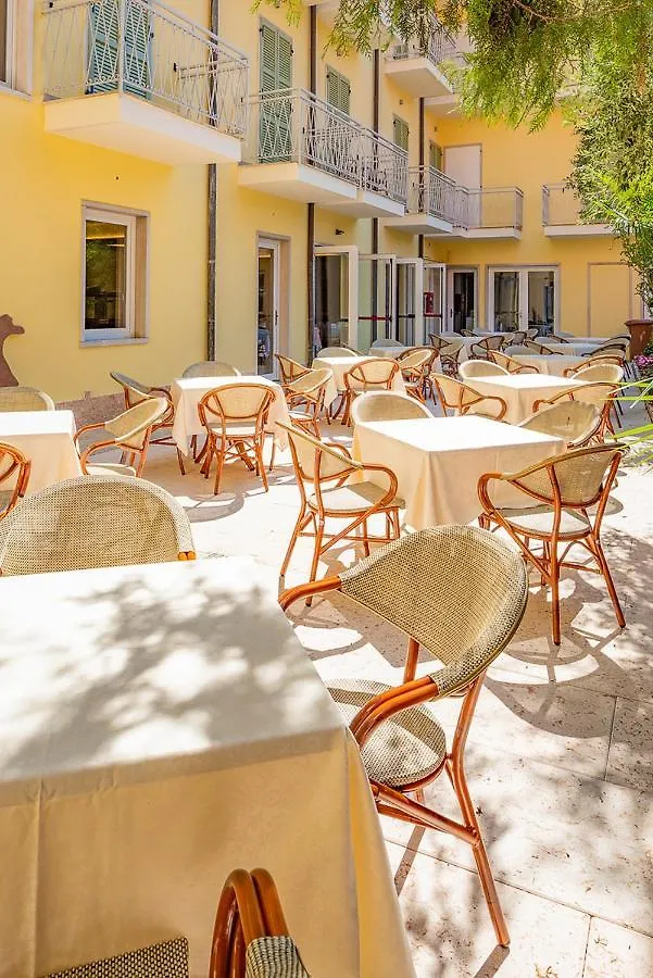 Hotel Centrale Garda
