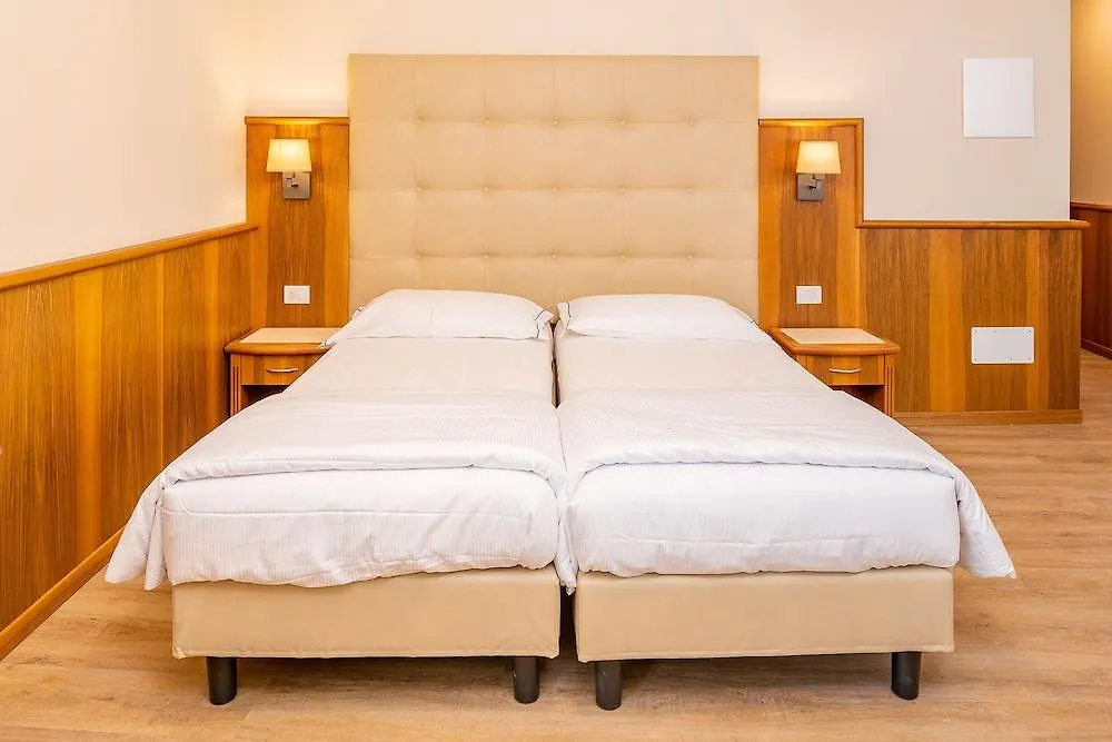 Hotel Centrale Garda