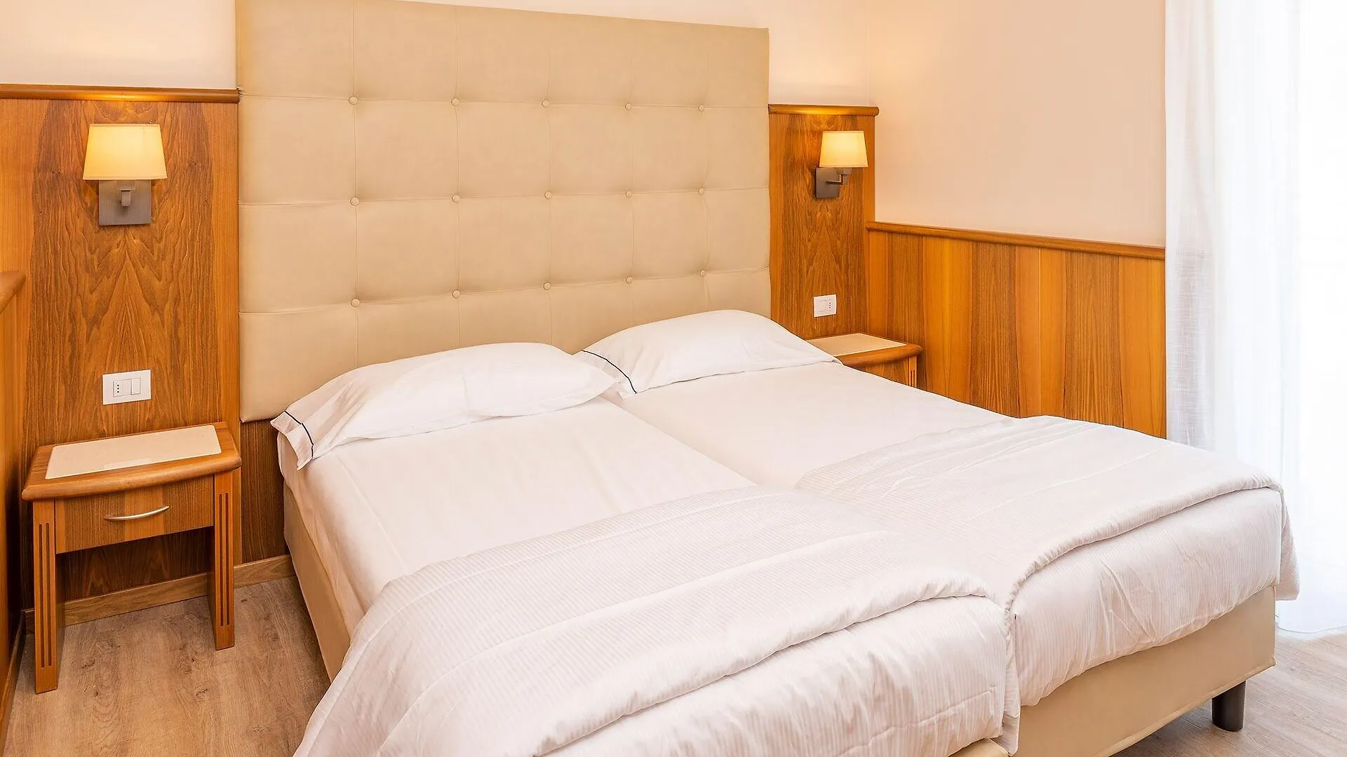 Hotel Centrale Garda