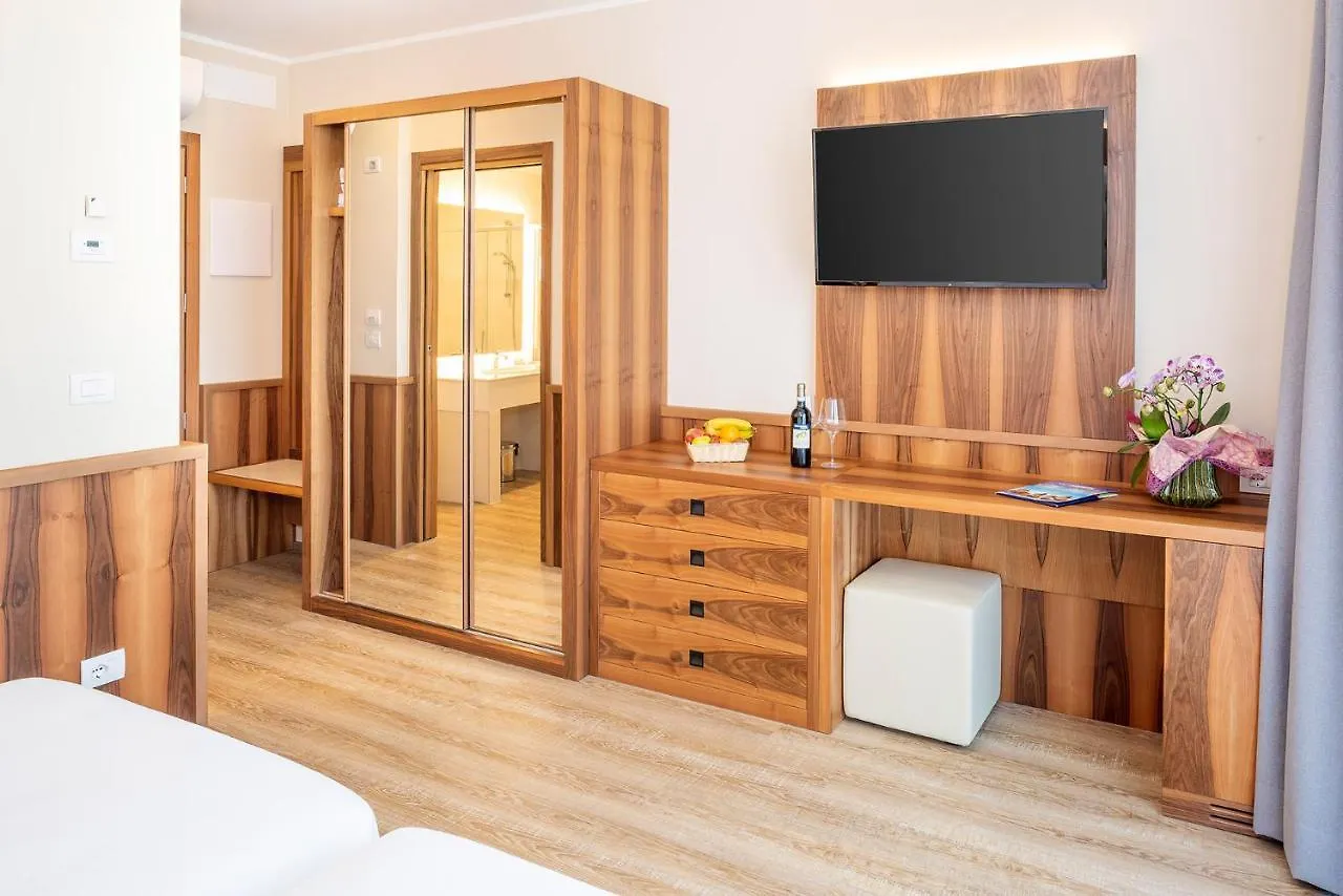 Hotel Centrale Garda