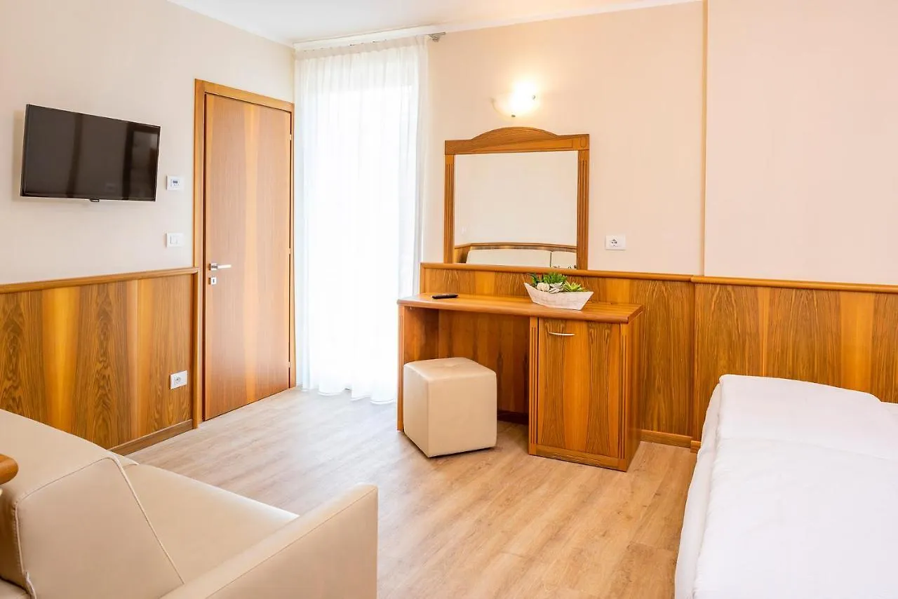 Hotel Centrale Garda