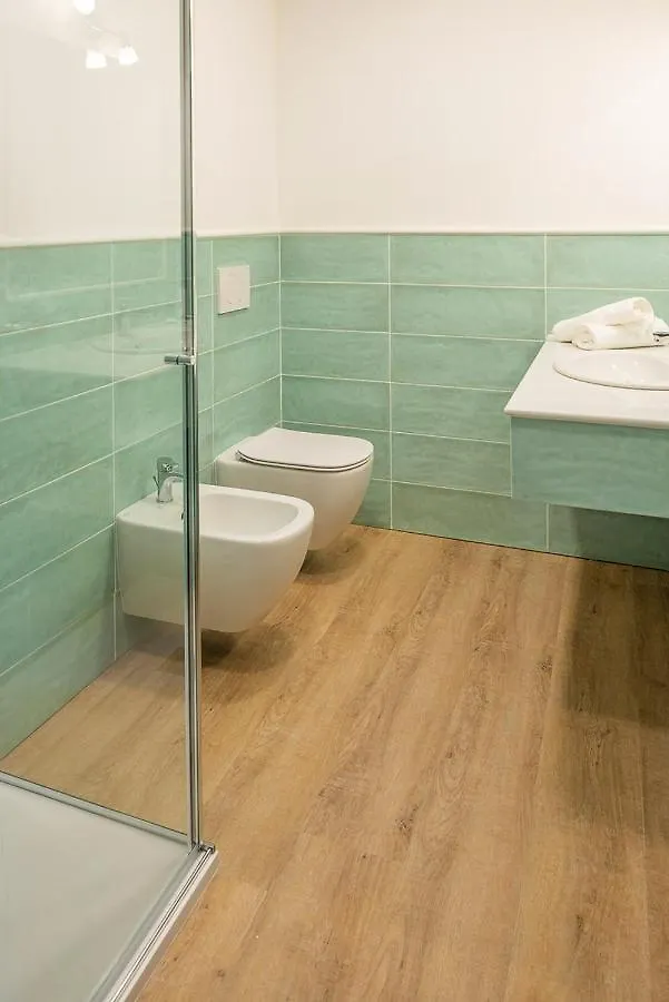 Hotel Centrale Garda  4*, Garda (Verona)