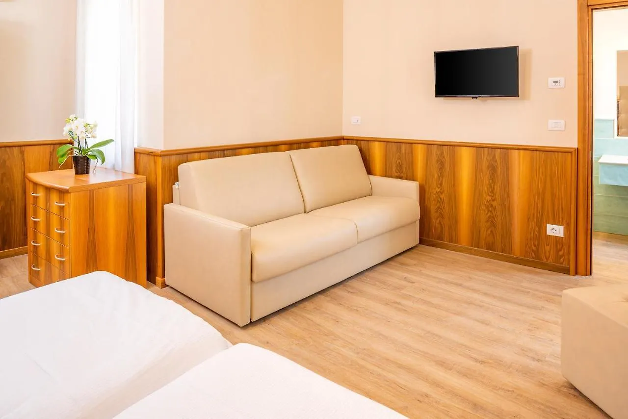 Hotel Centrale Garda  Garda (Verona)